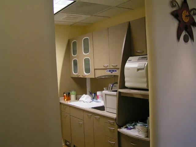 Jerry Yao, DDS sterilization room